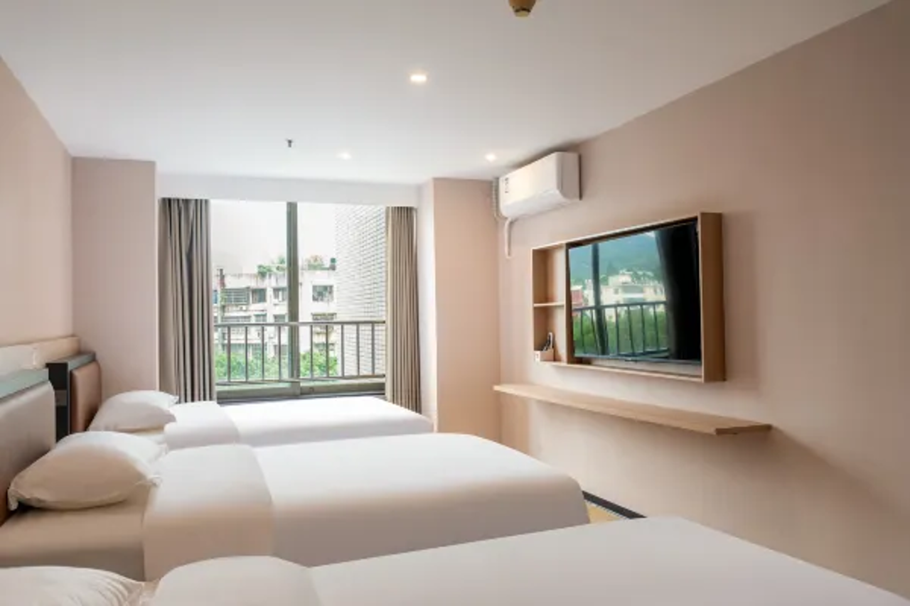 Yuezhi Light Hotel(Guangzhou Eastern Railway Station Yantang Metro Station Store) 19/36