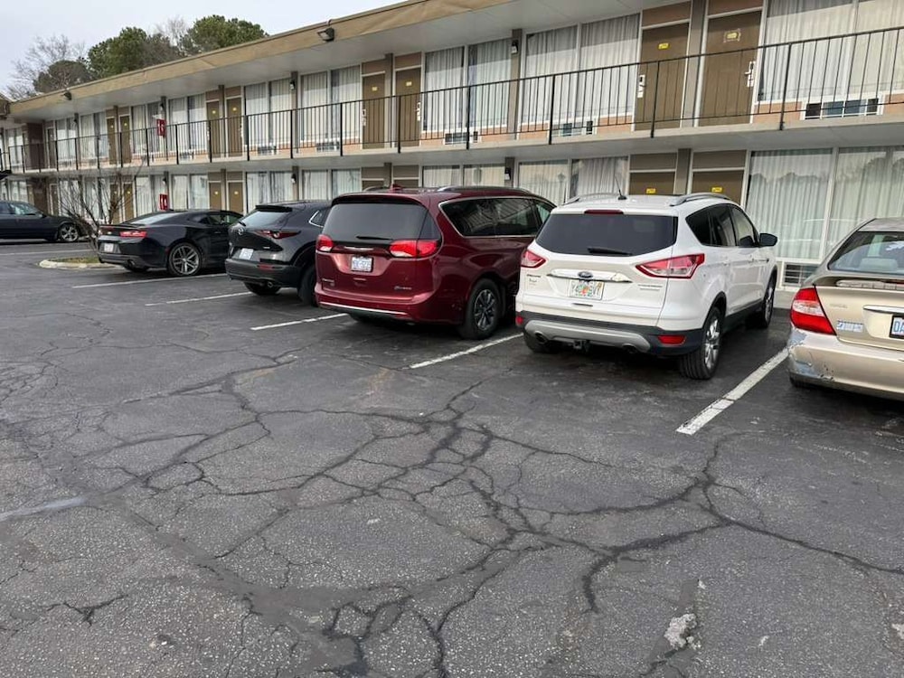 Days Inn by Wyndham Goldsboro 37/53
