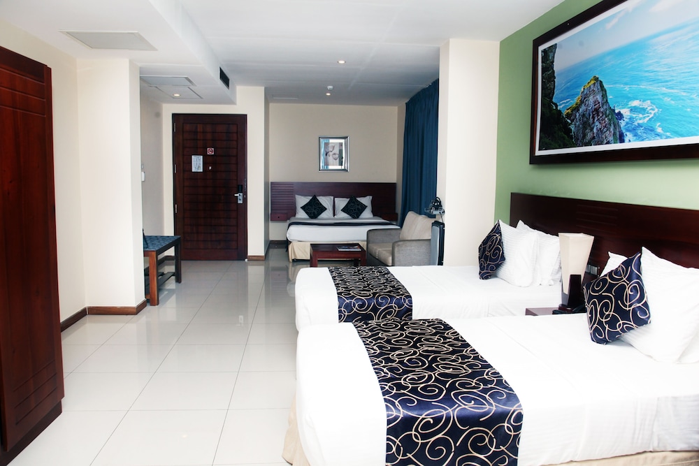 Mirage Colombo Hotel 33/81