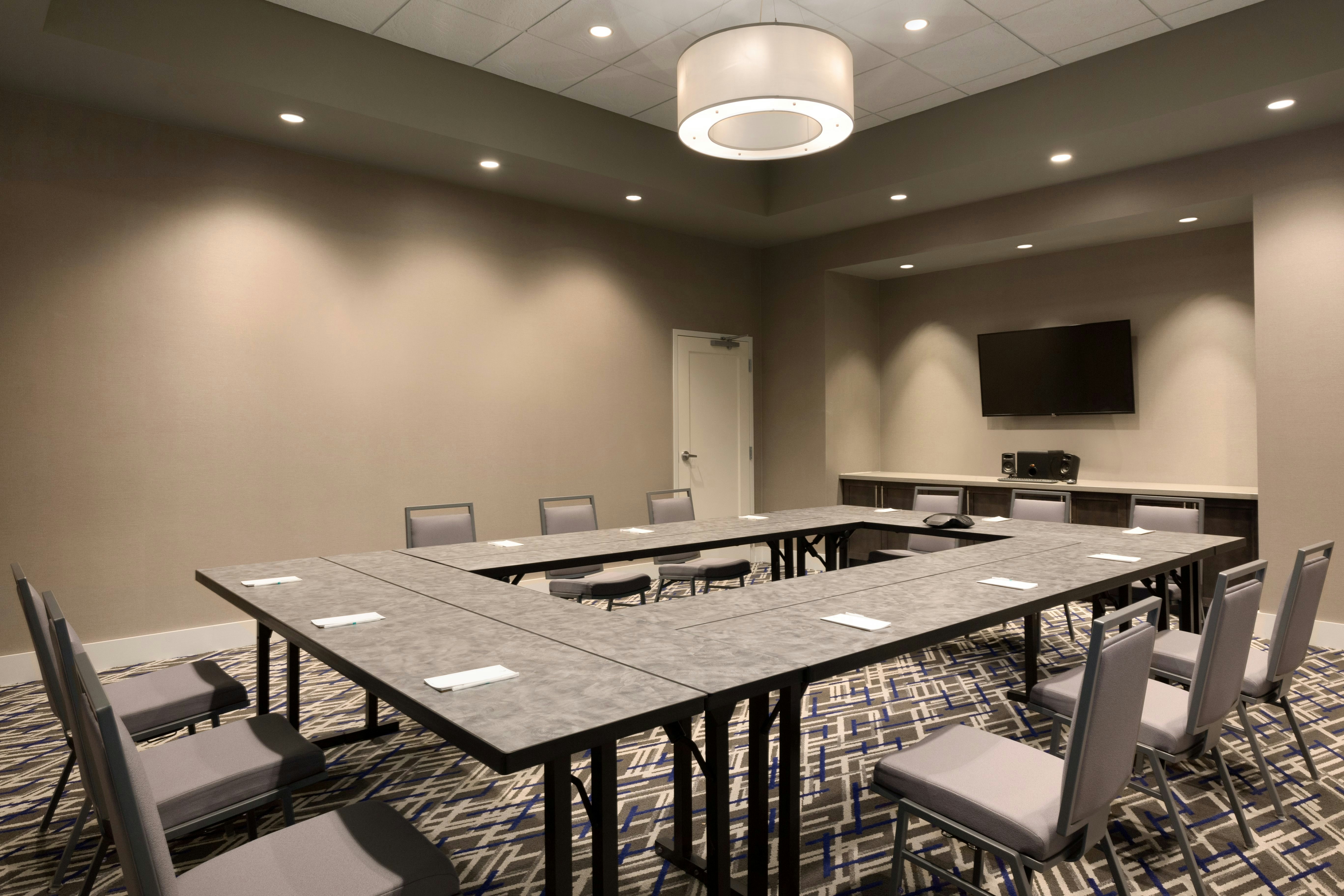 Embassy Suites by Hilton Kansas City Olathe 45/54
