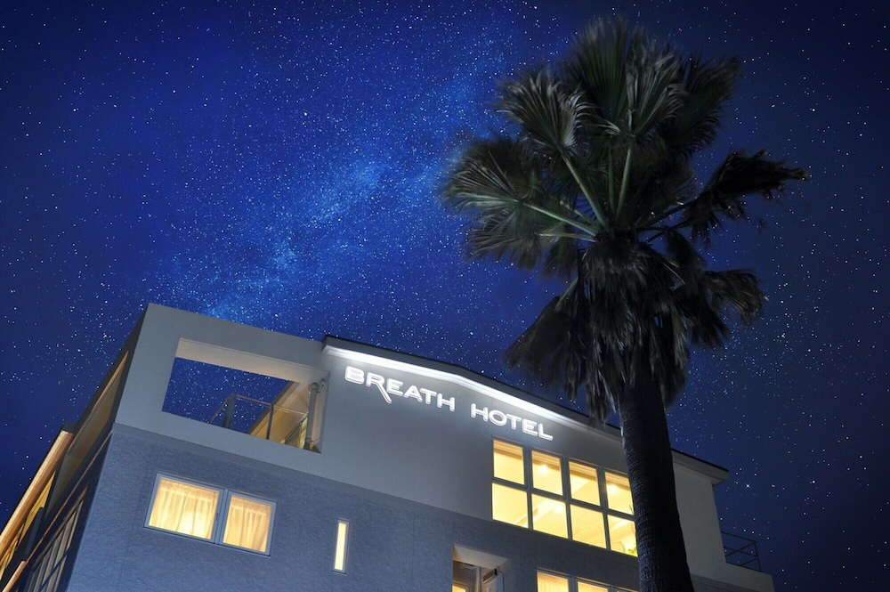 Breath Hotel 1/48