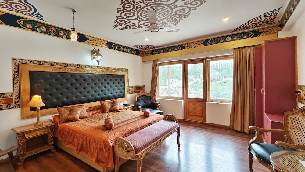 Grand Himalaya 15/50