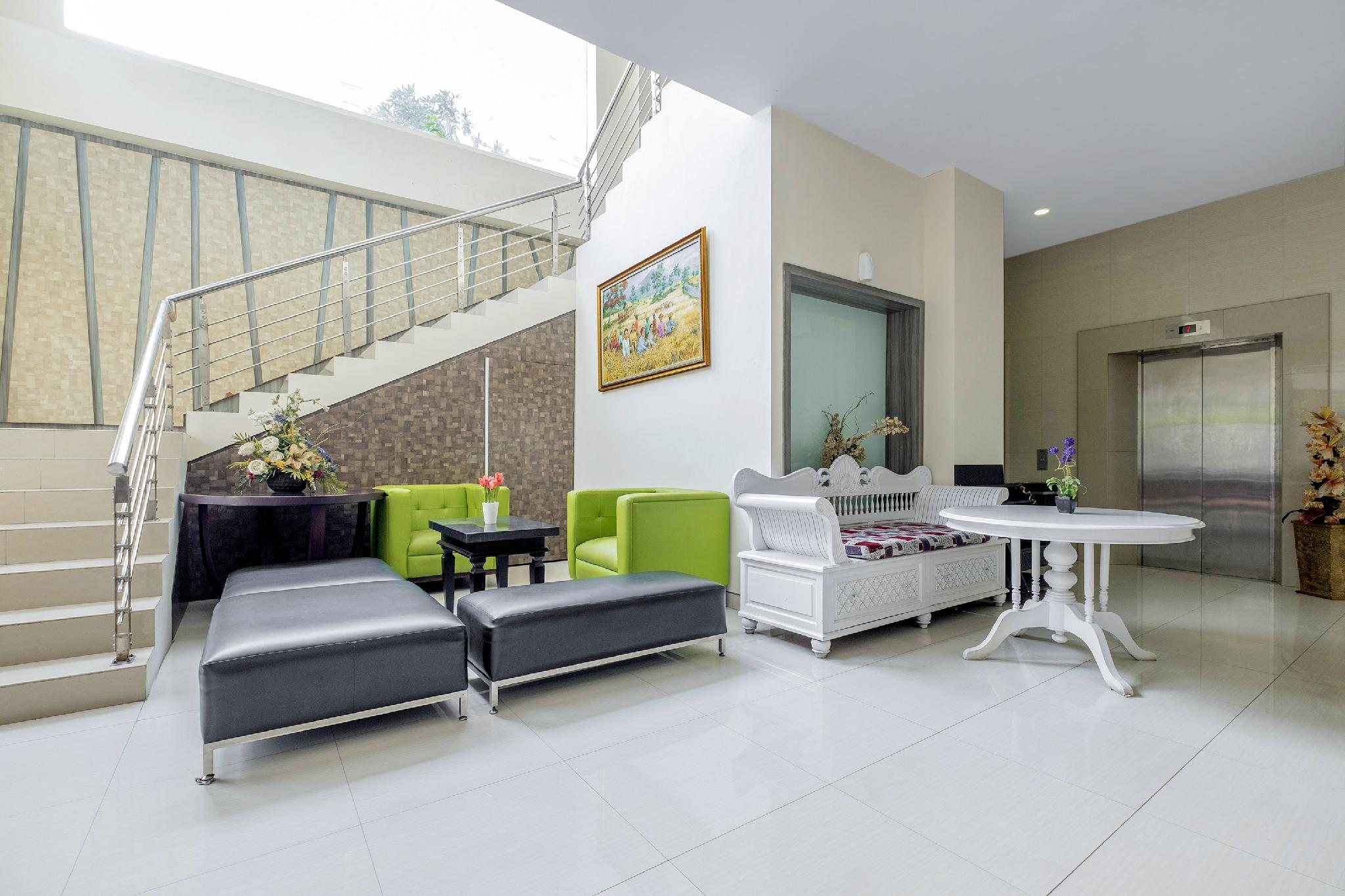 Townhouse Oak near Losari Beach formerly Lynt Hotel Makassar 7/32