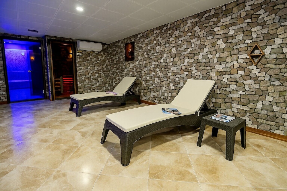 Grand Hotel Avcilar 27/50