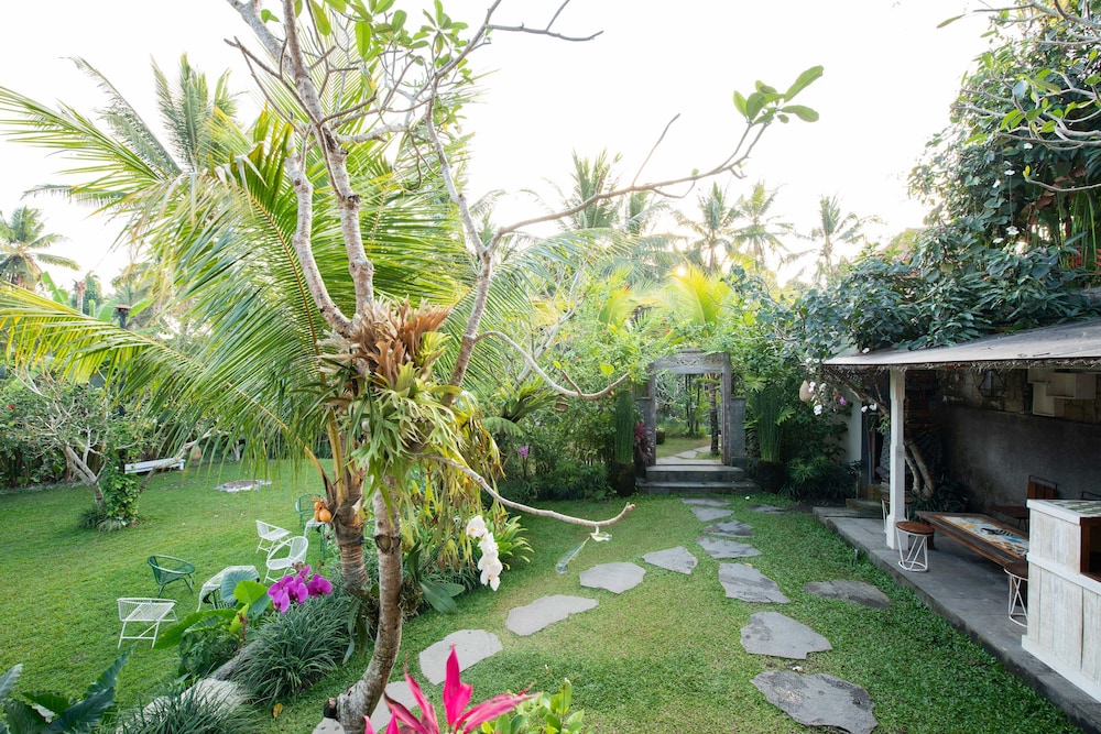 Ubud Tropical 35/44