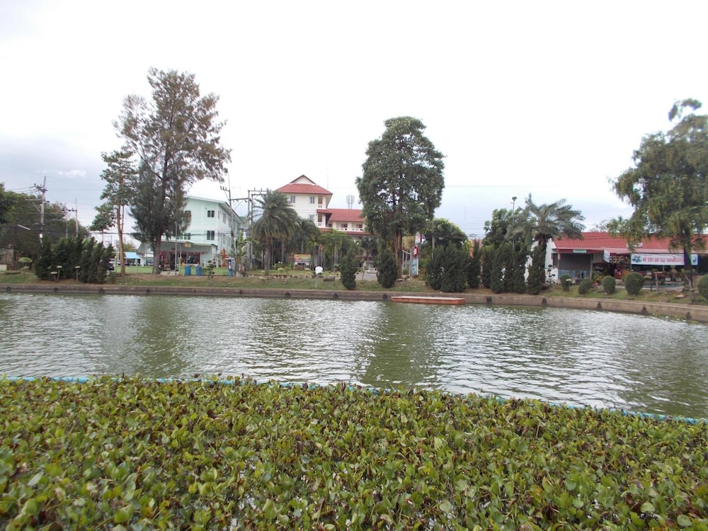 A.P. Garden Hotel 31/48