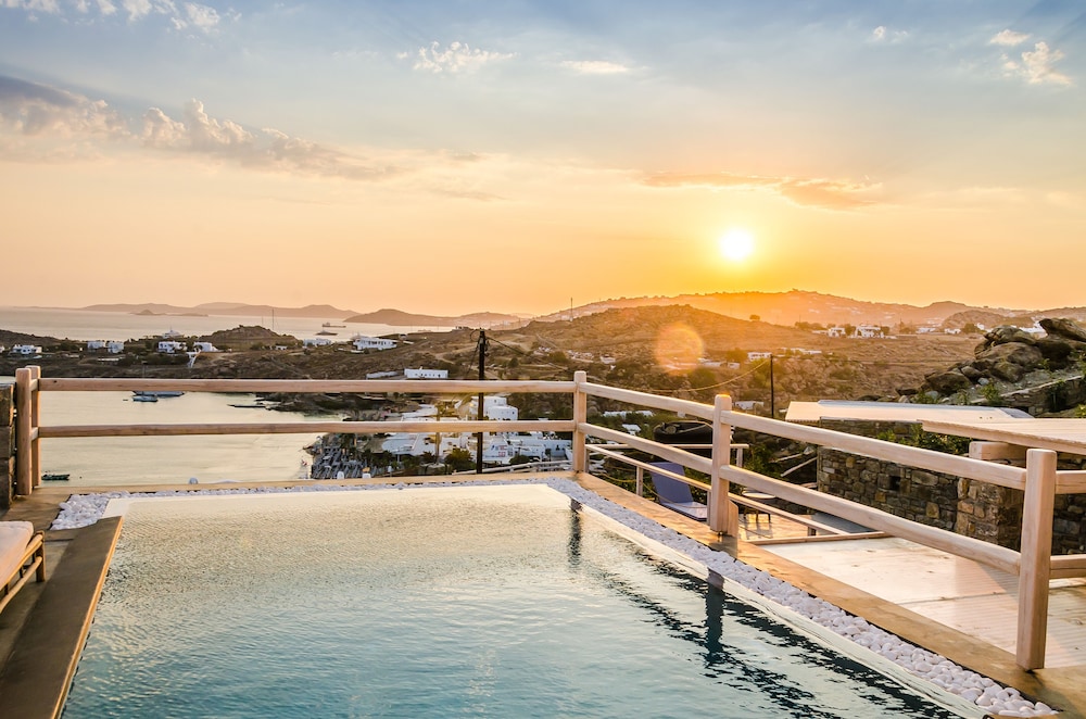 Eden View Suites & Villas 67/72
