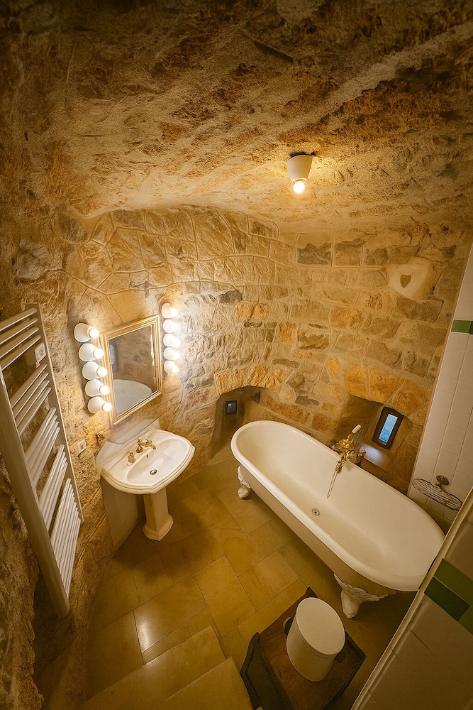 Chateau De La Caze 25/50