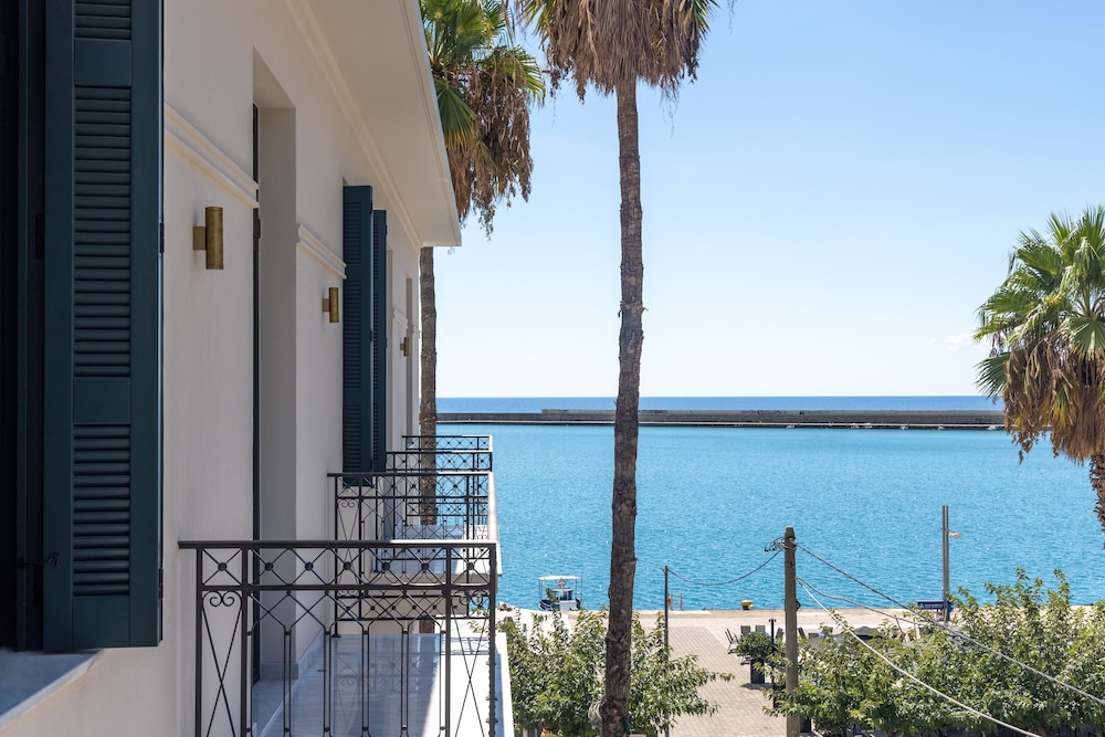 Grand Hotel Kalamata 36/50
