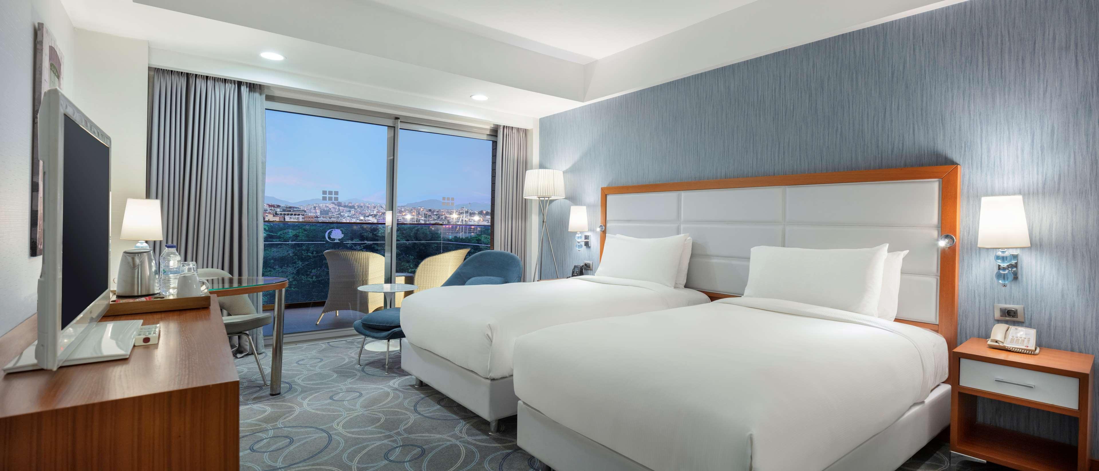 ROOM, TWIN BEDS, CITY AND SEA VIEW