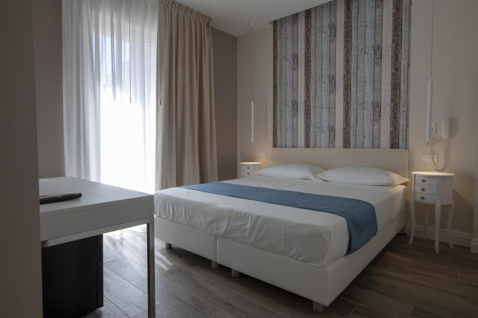 Superior, King Bed