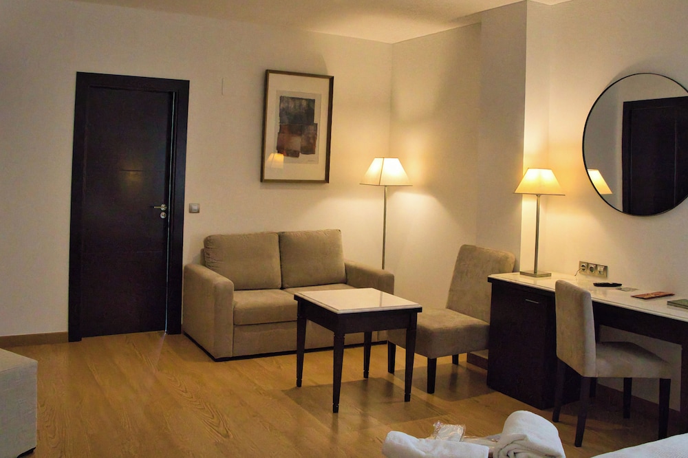 Las Bovedas Hotel 52/68