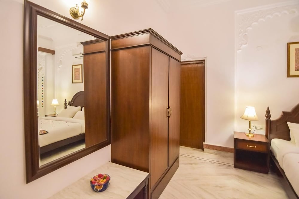 Raj Kuber Udaipur 33/33