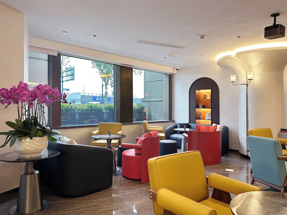 UrCove by Hyatt Shanghai on the Bund 41/59