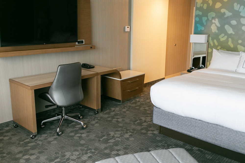 Courtyard by Marriott Elkhart 35/37