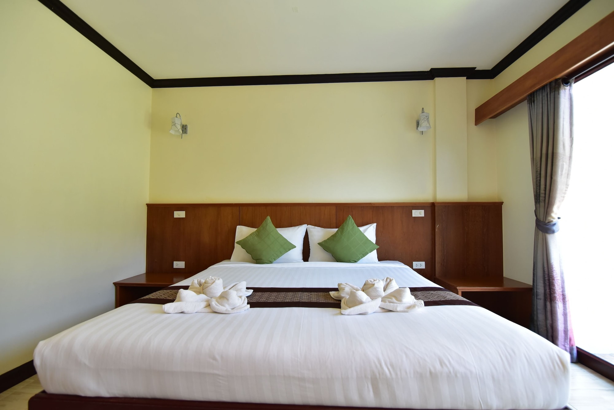 ROOM, POOL VIEW