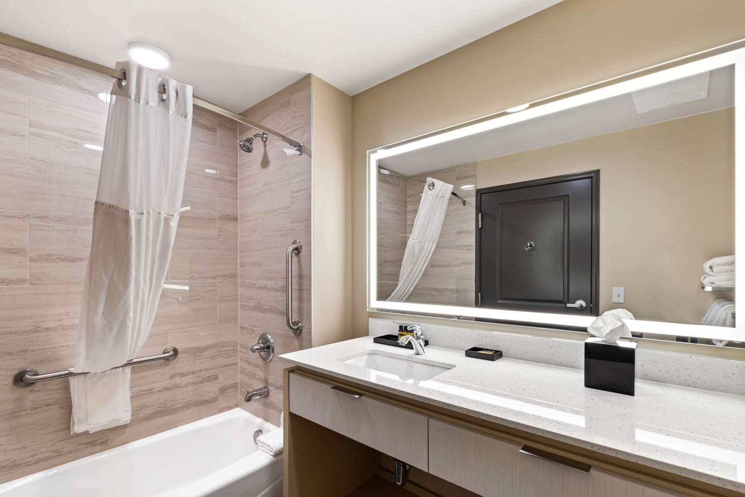 جناح بسريرين كوين مع أريكة بمطبخ، Best Western Plus Executive Residency Fillmore Inn 5/5