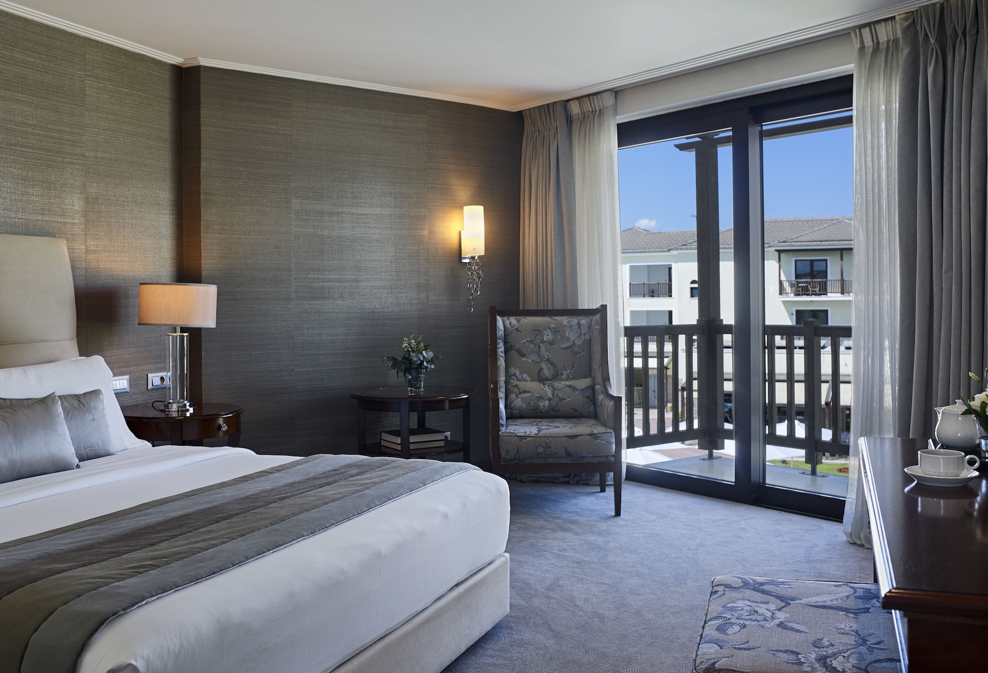 Superior, Double Bed, Partial Lake View
