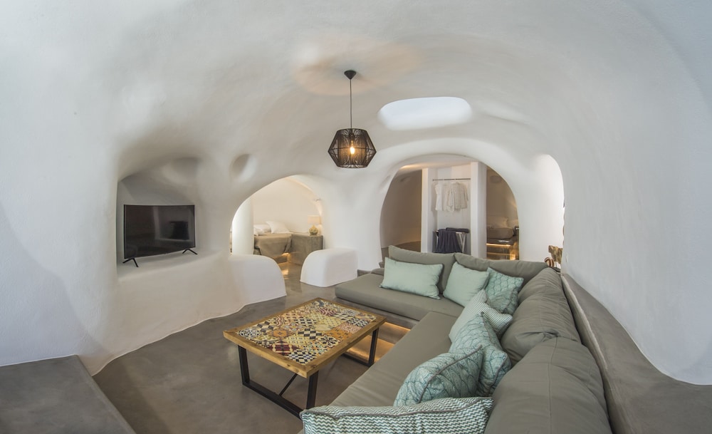 Aqua Serenity Santorini Luxury Suites 31/50