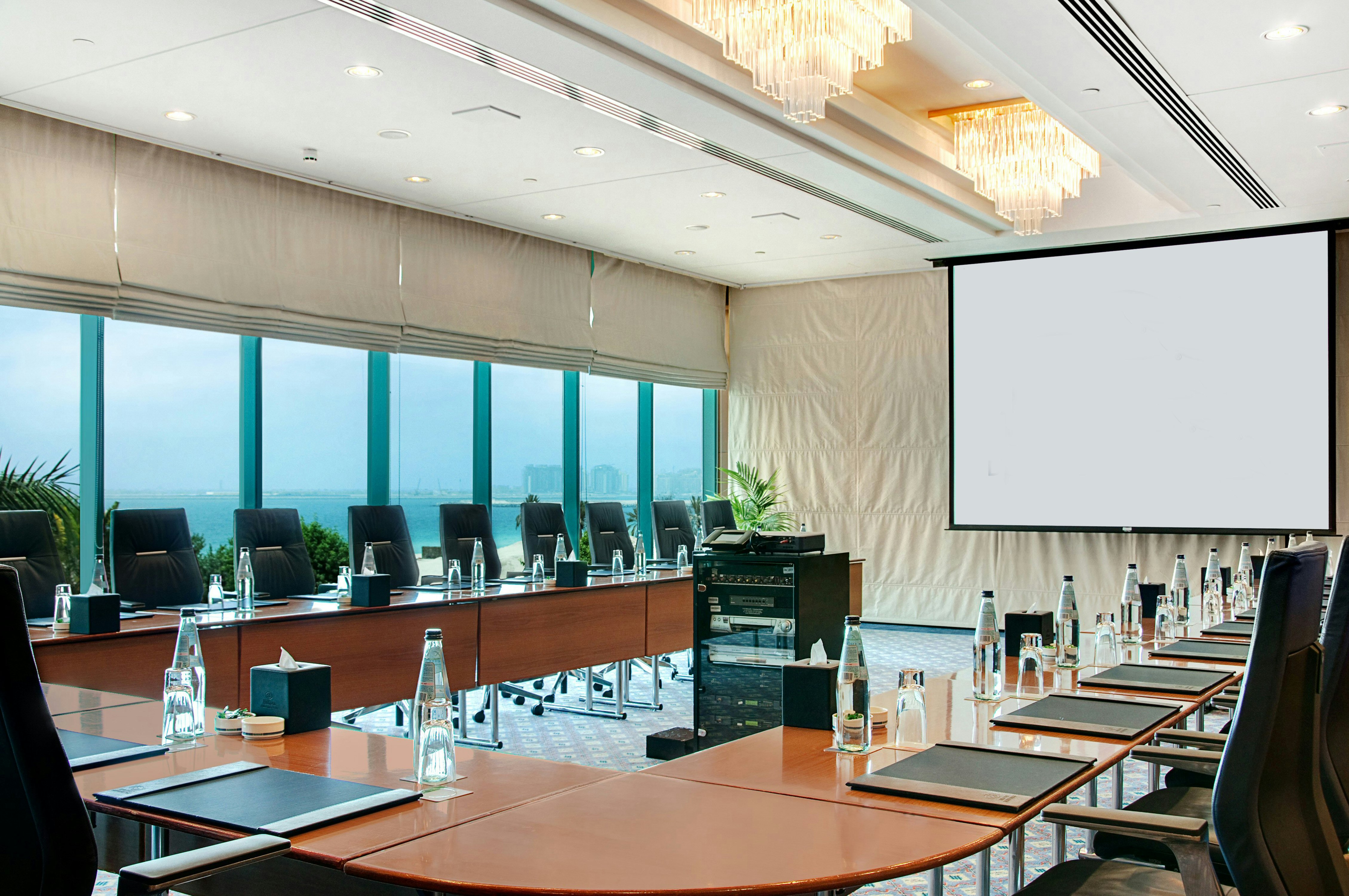 Hilton Dubai Jumeirah 74/84