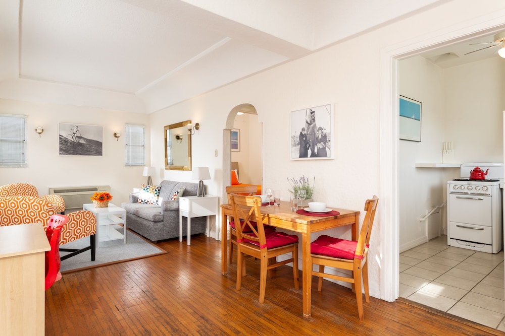 The Sea View Inn At The Beach 25/50