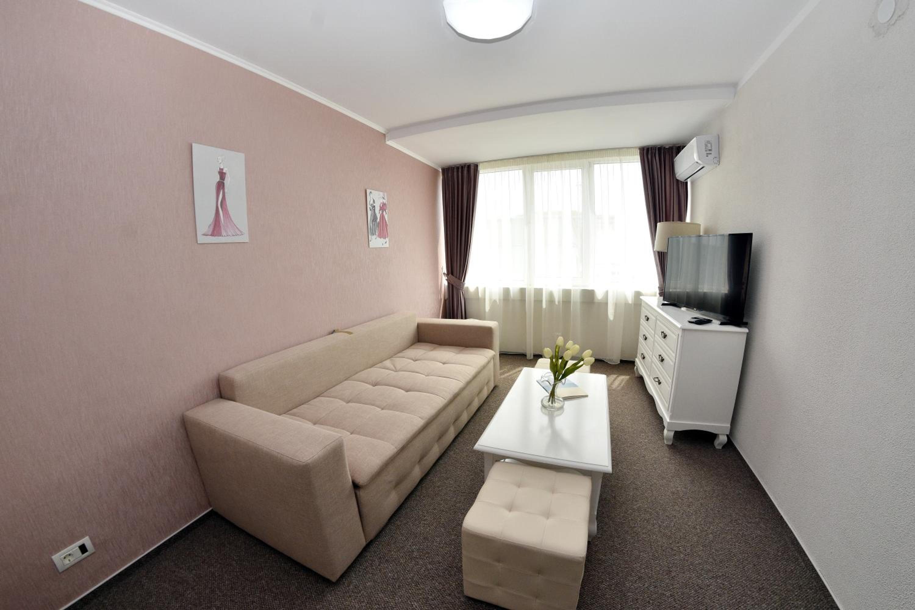 Victoria Hotel 26/48