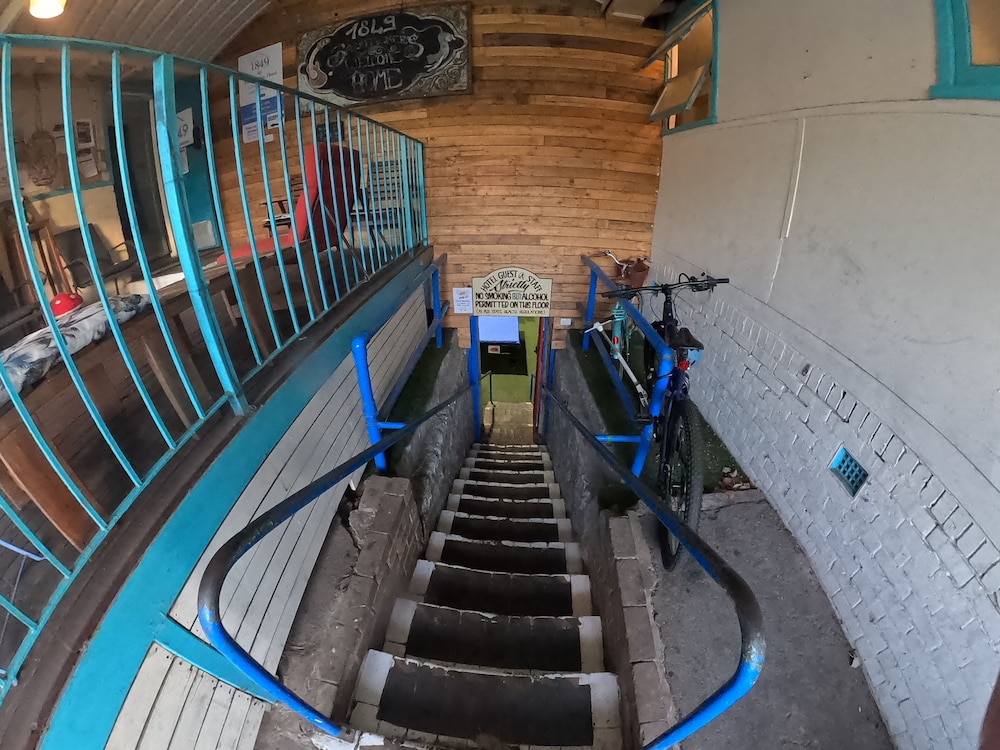1849 Backpackers Hotel 43/50