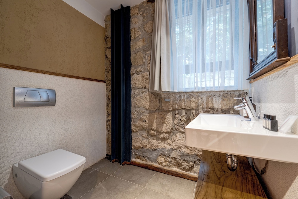 Sakin Ev Hotel 47/49