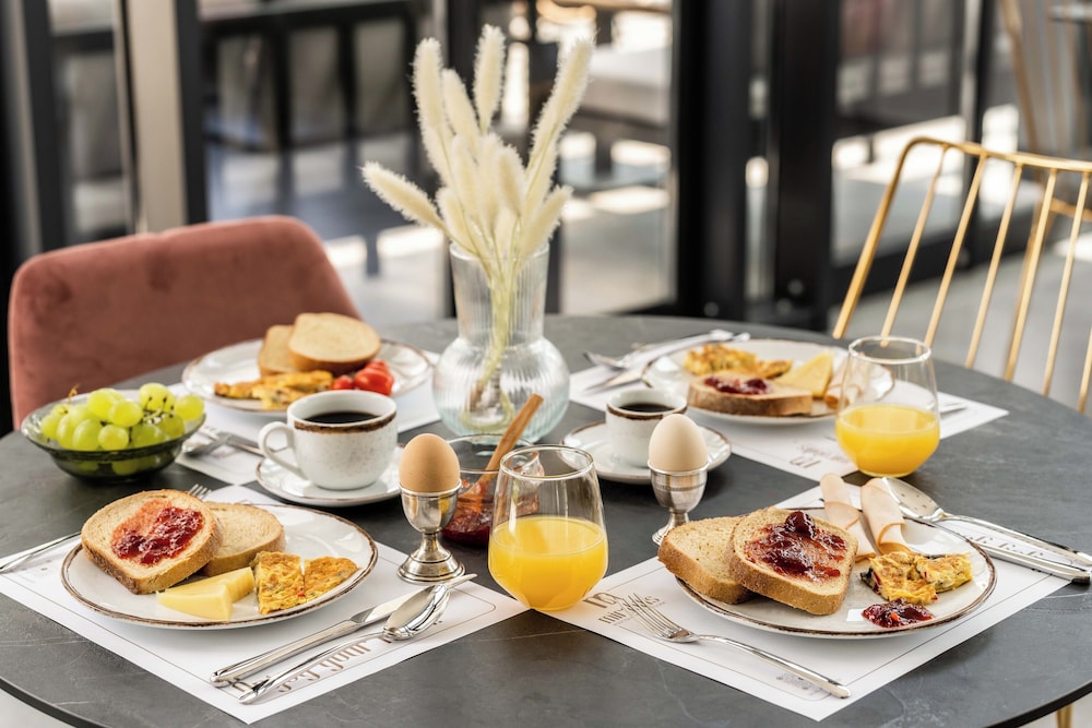 Mirabilis Boutique Hotel 45/60