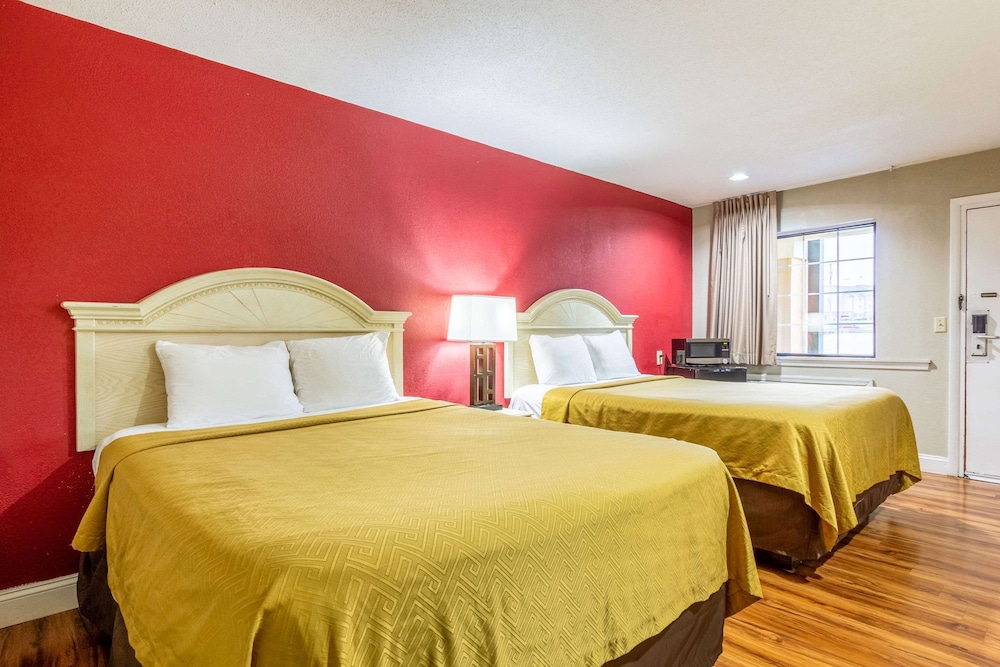 Econo Lodge Berea 22/37