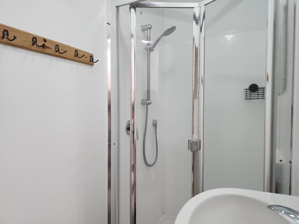Newton Lodge - Hostel 42/43