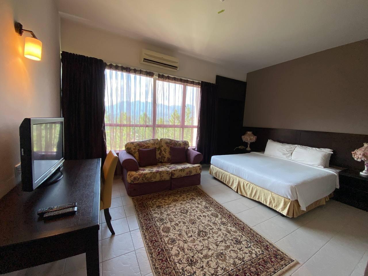 Royale Bintang Janda Baik 33/67