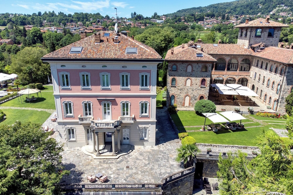 Hotel Castello Di Casiglio 2/79