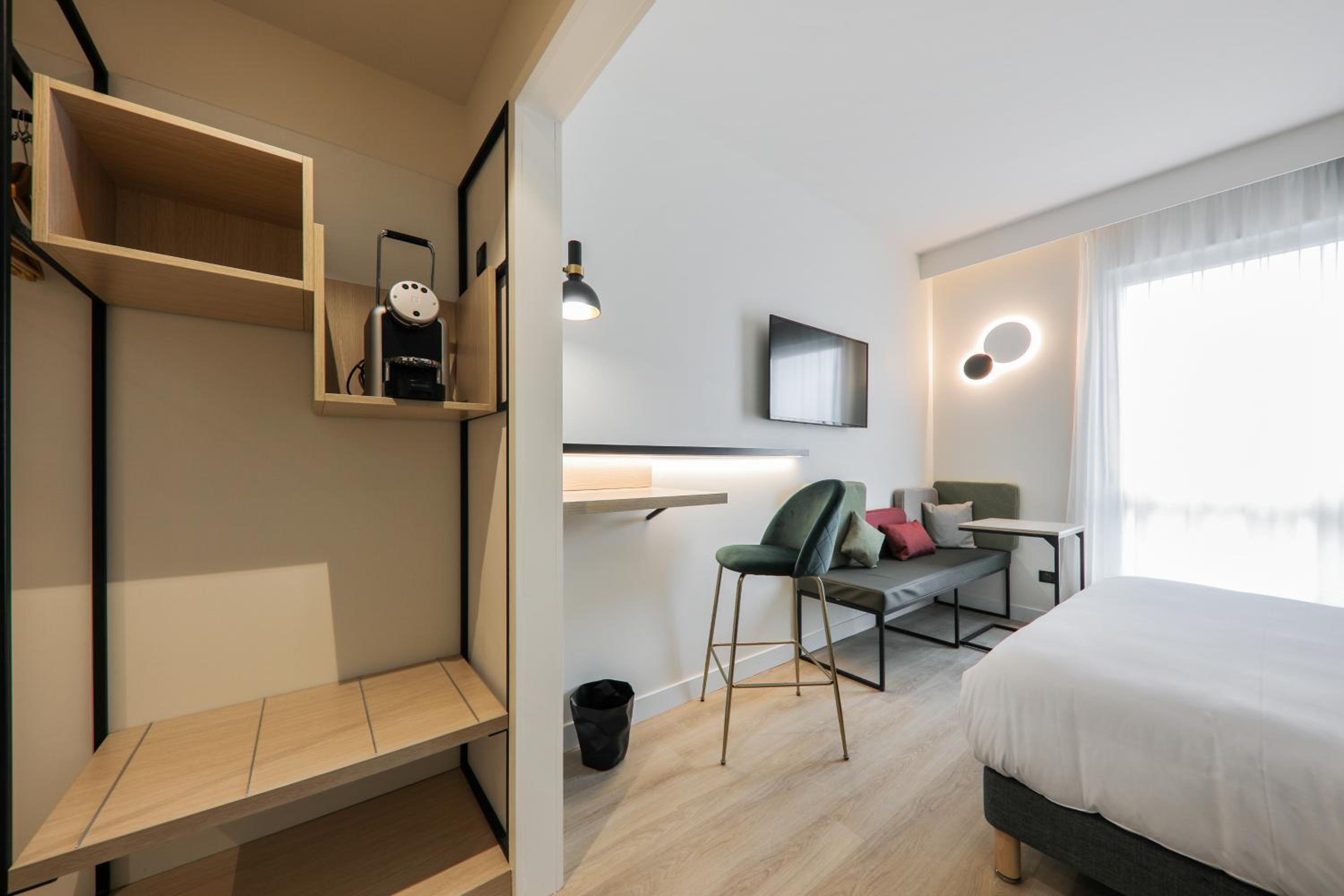 Standard, Queen Bed, Campanile Smart Lyon Est Bron 4/9