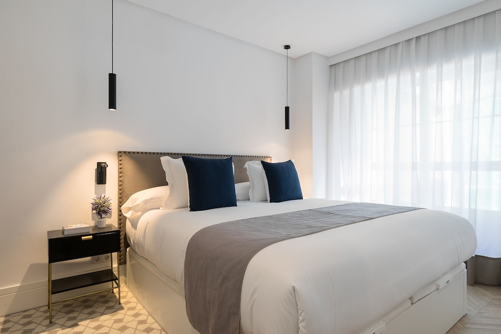 Feelathome Waldorf Suites Apartments 7/40