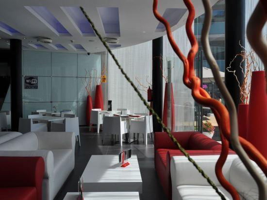 APOLO SUITES RENTALMAR 10/24