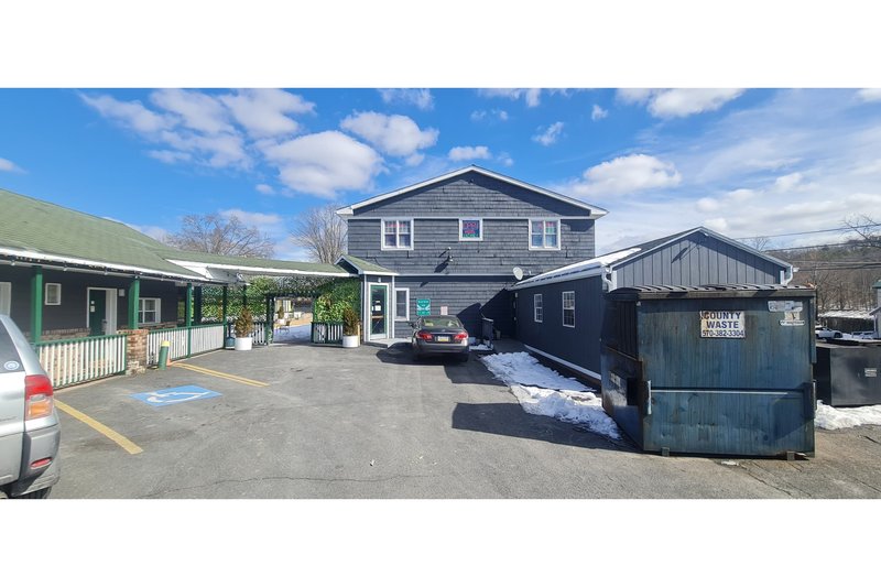 Werrys Cottages Motel & Pub 15/16