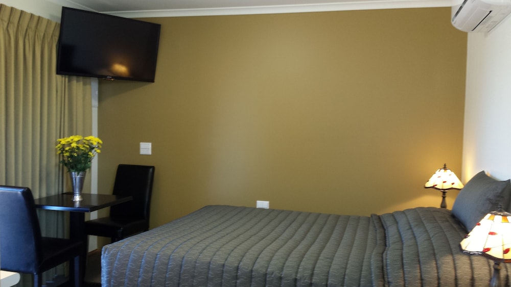 Daylesford Central Motor Inn 50/65