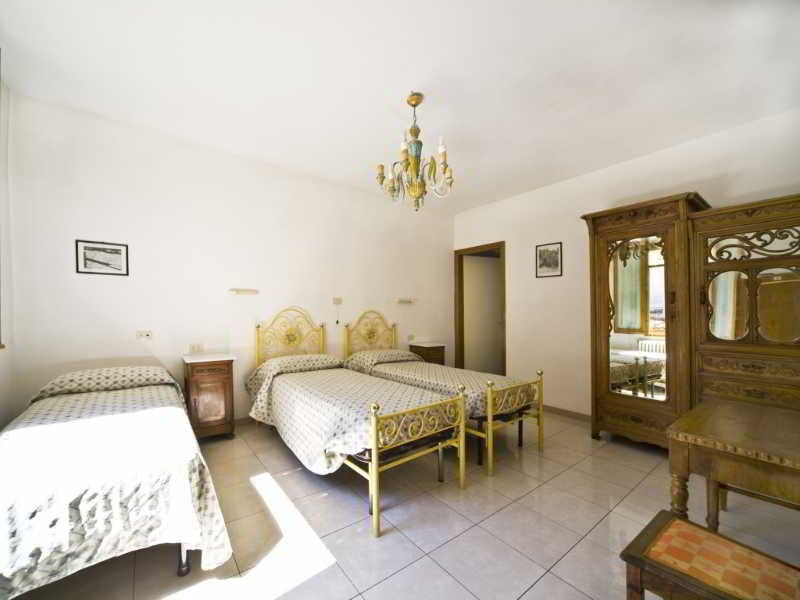 Hotel Merlini 16/28
