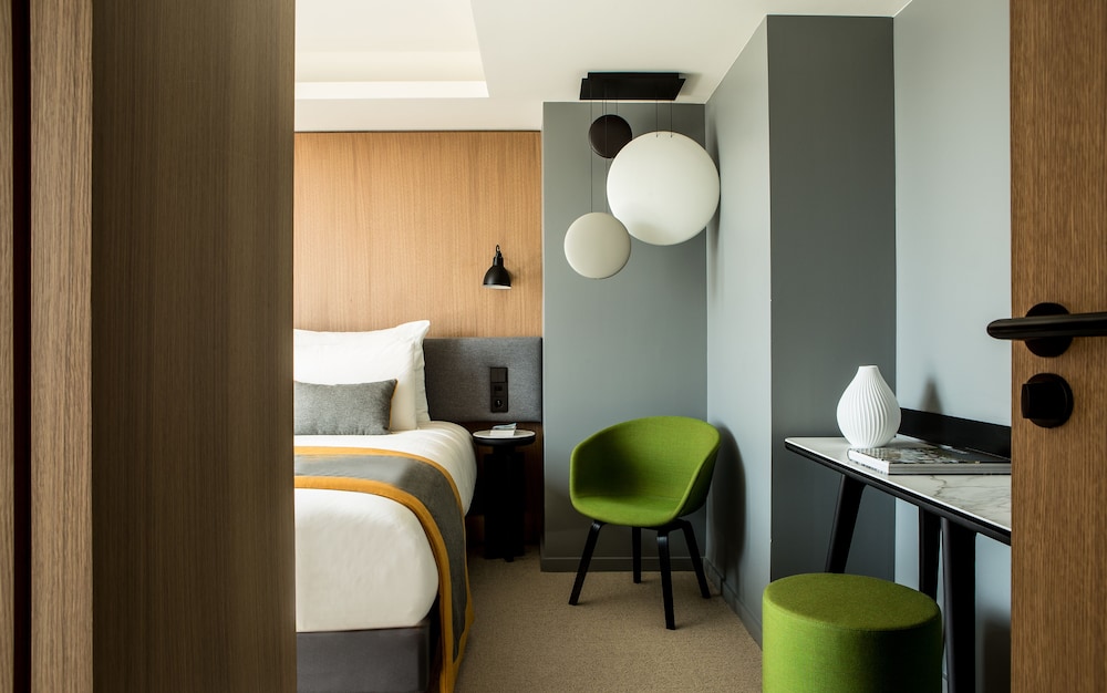 Mercure Paris 17 Batignolles 9/71
