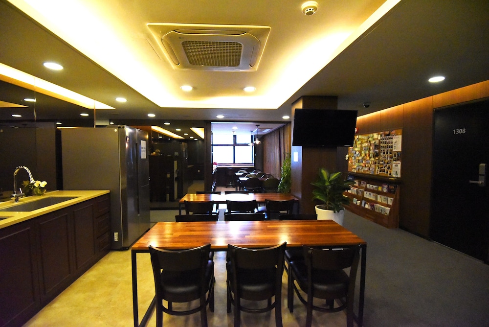 57 Myeongdong Hostel 55/66