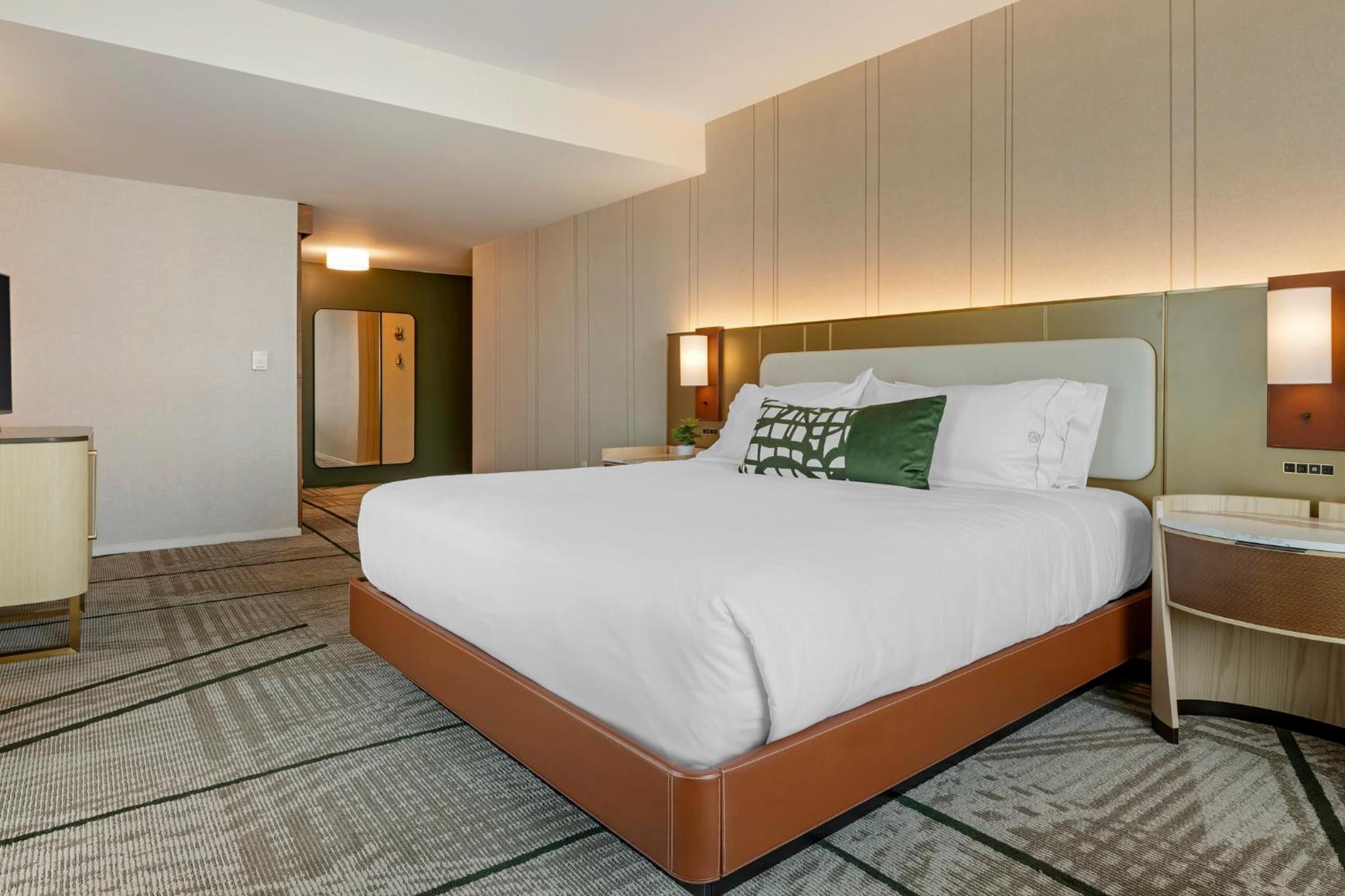 Spacious, Suite, King Bed, Bay View