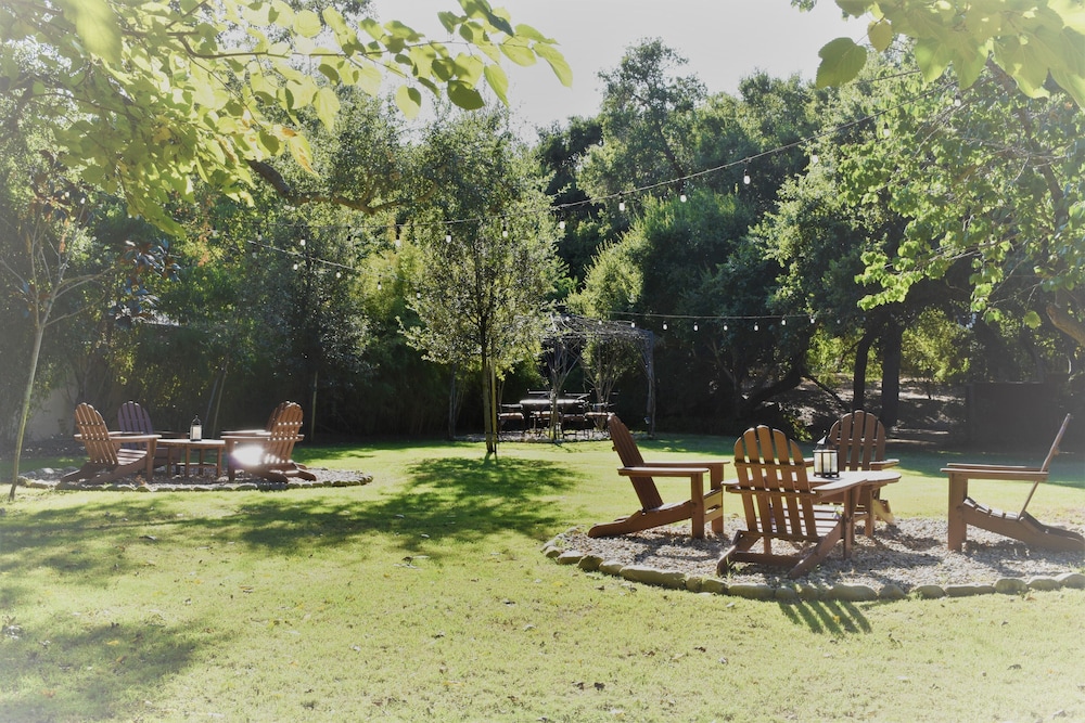 Blue Iguana Inn 58/64