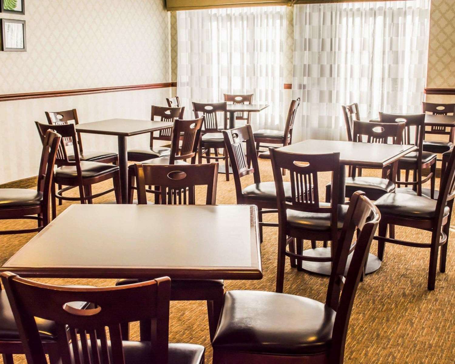 Sleep Inn & Suites Virginia Horse Center 44/53