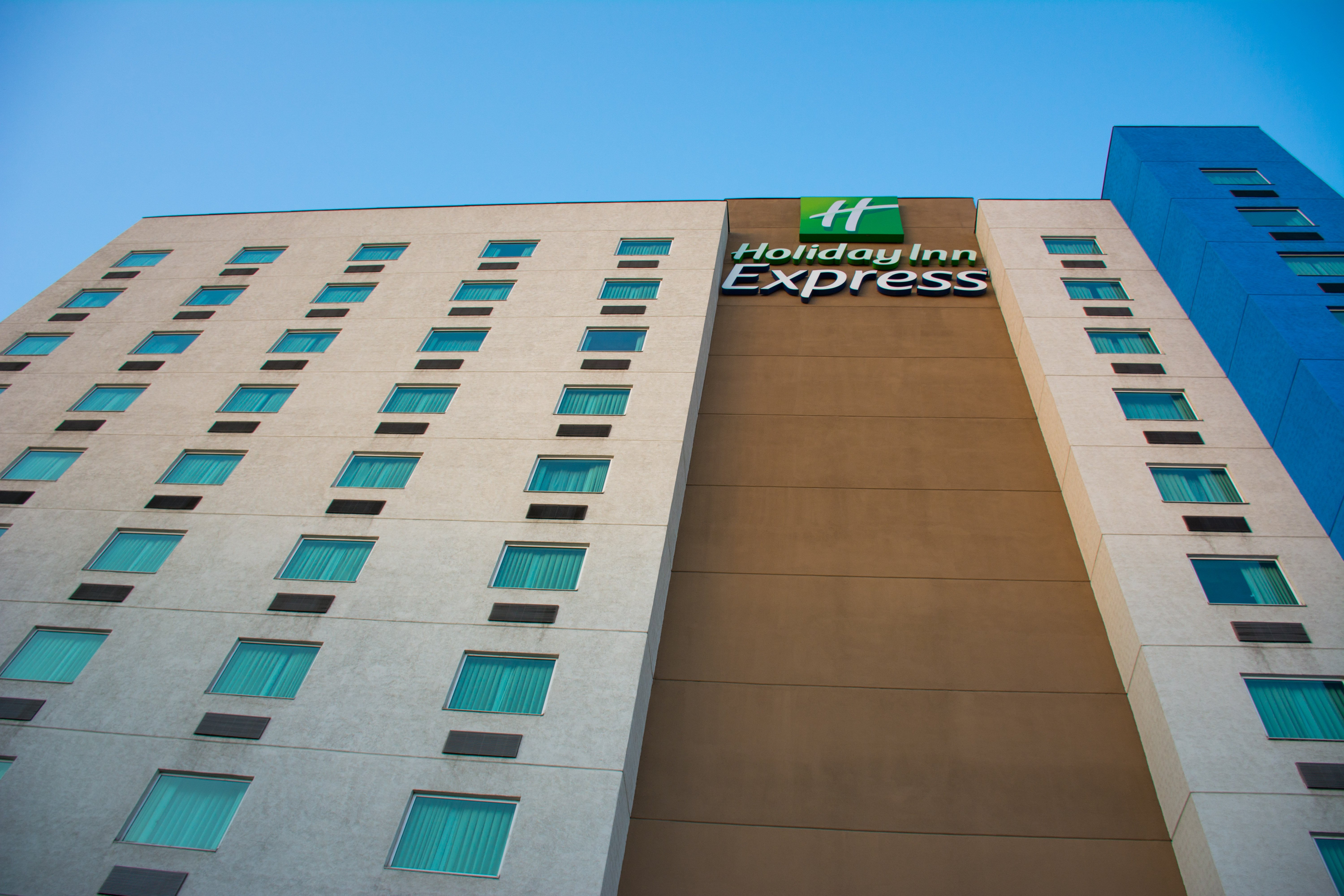 Holiday Inn Express Saltillo Zona Aeropuerto 6/40