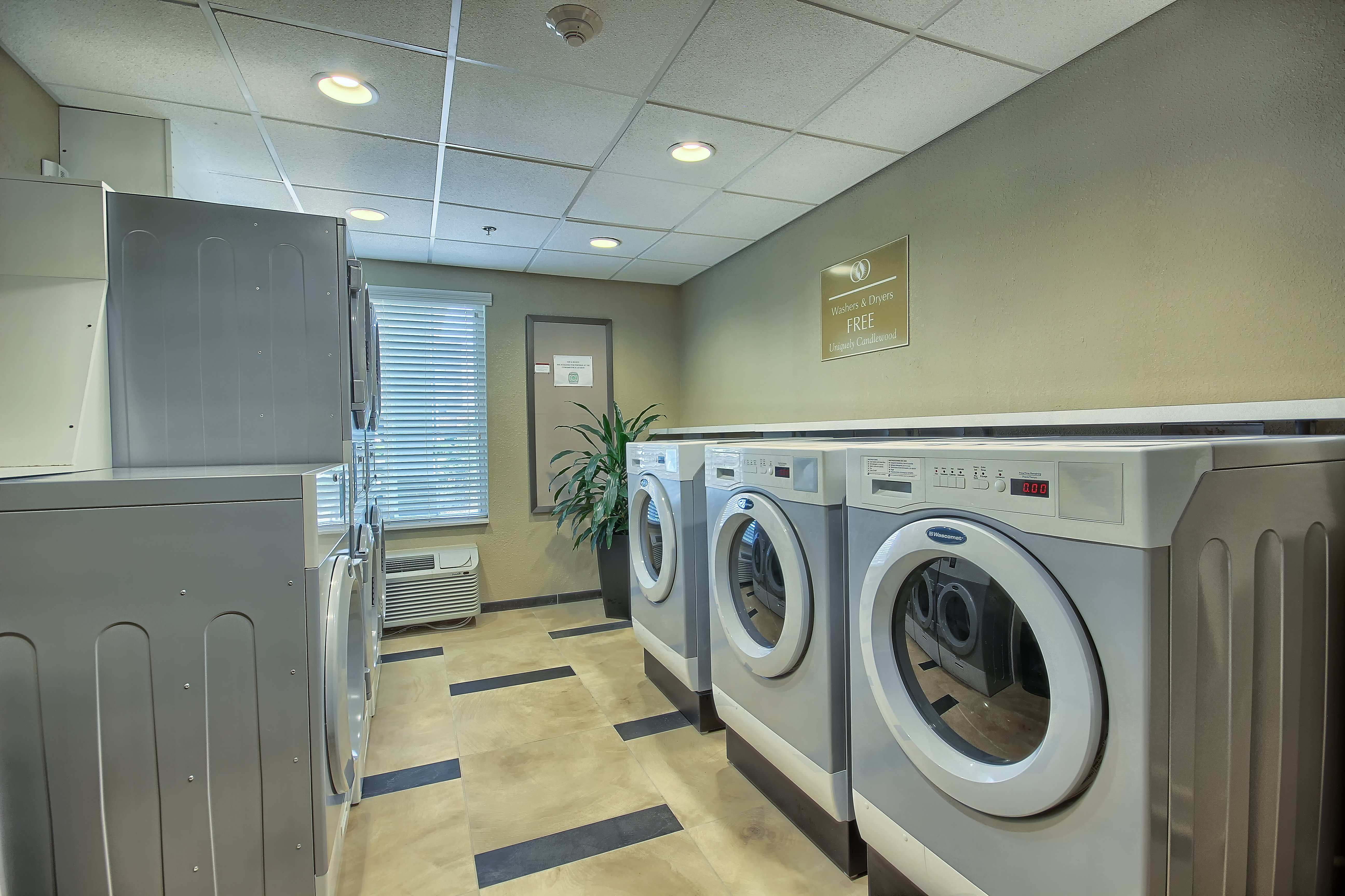 CANDLEWOOD SUITES COLUMBUS - GROVE CITY 17/40