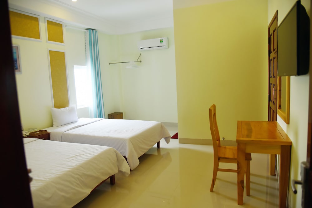 Ly Ky Hotel 12/58
