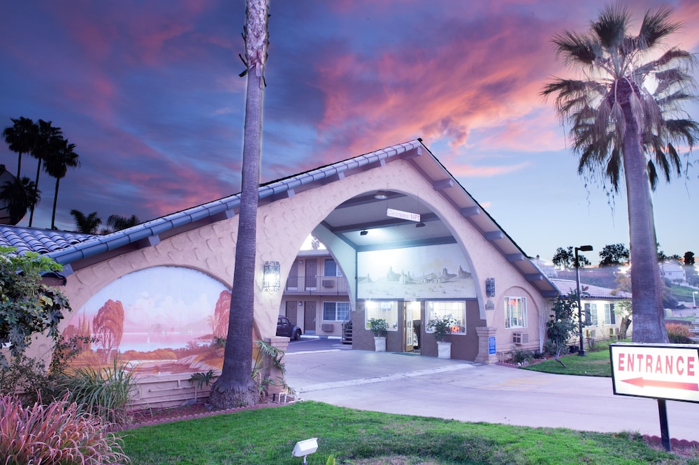 Stardust Inn 4/42