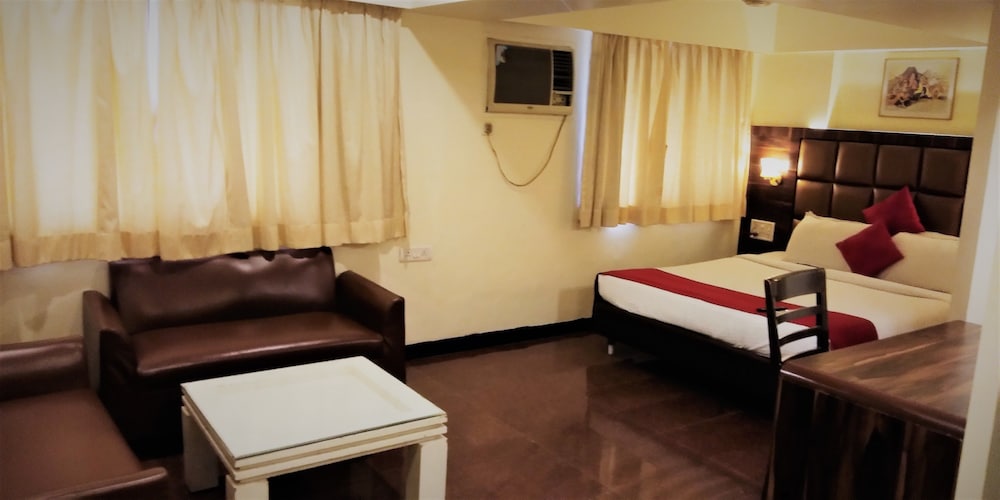 HOTEL HERITAGE DAKSHIN 25/50