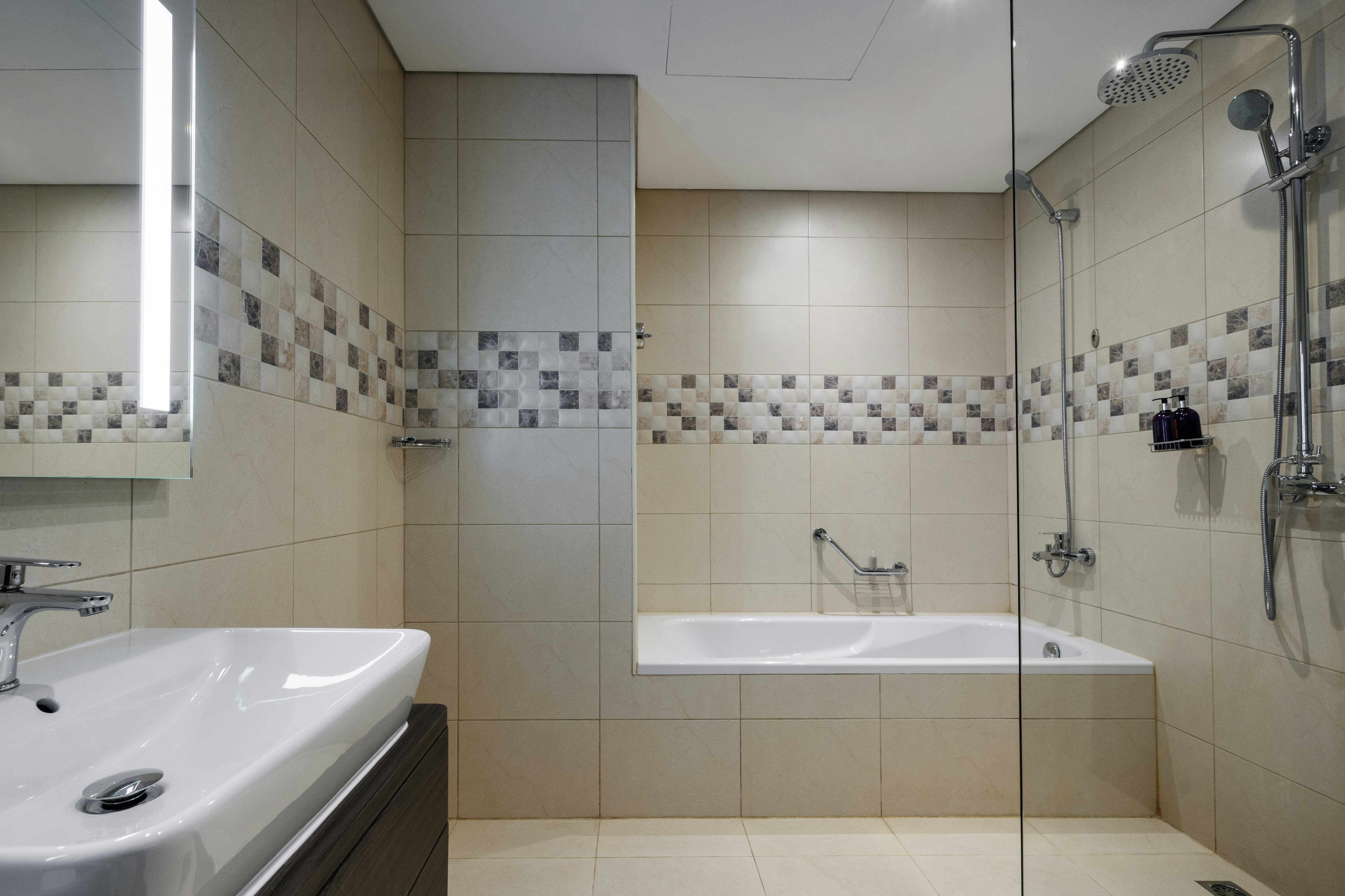 Centara West Bay Hotel and Residences Doha 77/78